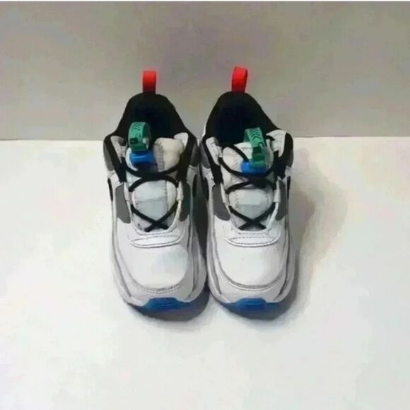 Nike White and Blue Sneakers Modern Design - Picture 1 of 13